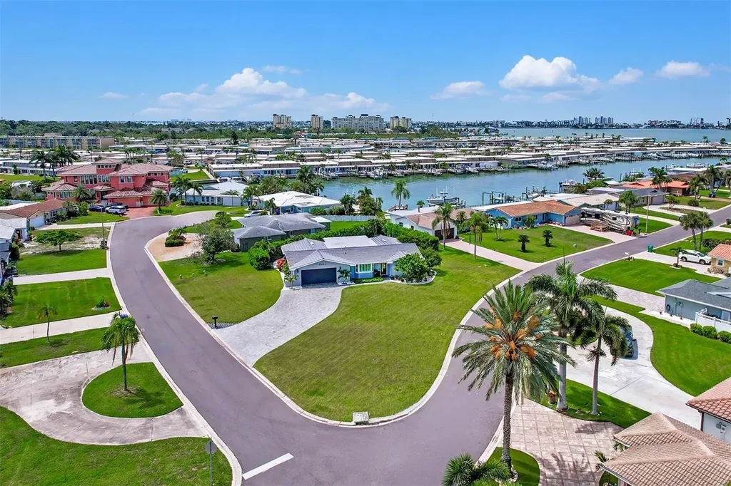11624 Grove Street Seminole FL 33772