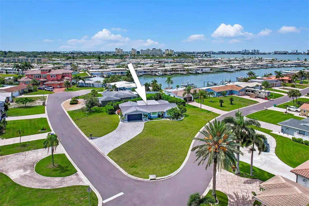 11624 Grove Street Seminole FL 33772