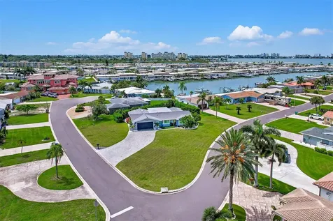 11624 Grove Street Seminole FL 33772