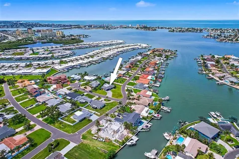 11624 Grove Street Seminole FL 33772