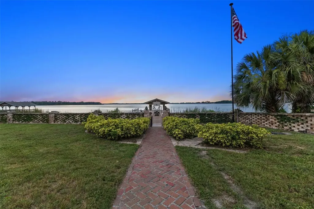 6118 Dora Drive Mount Dora FL 32757