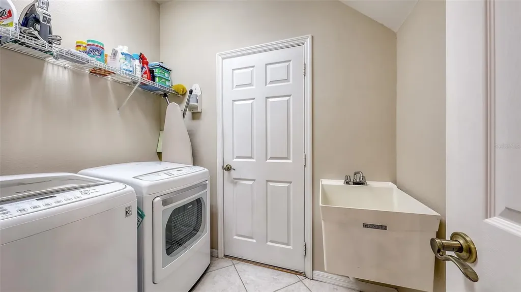 7915 Kavanagh Court Sarasota FL 34240
