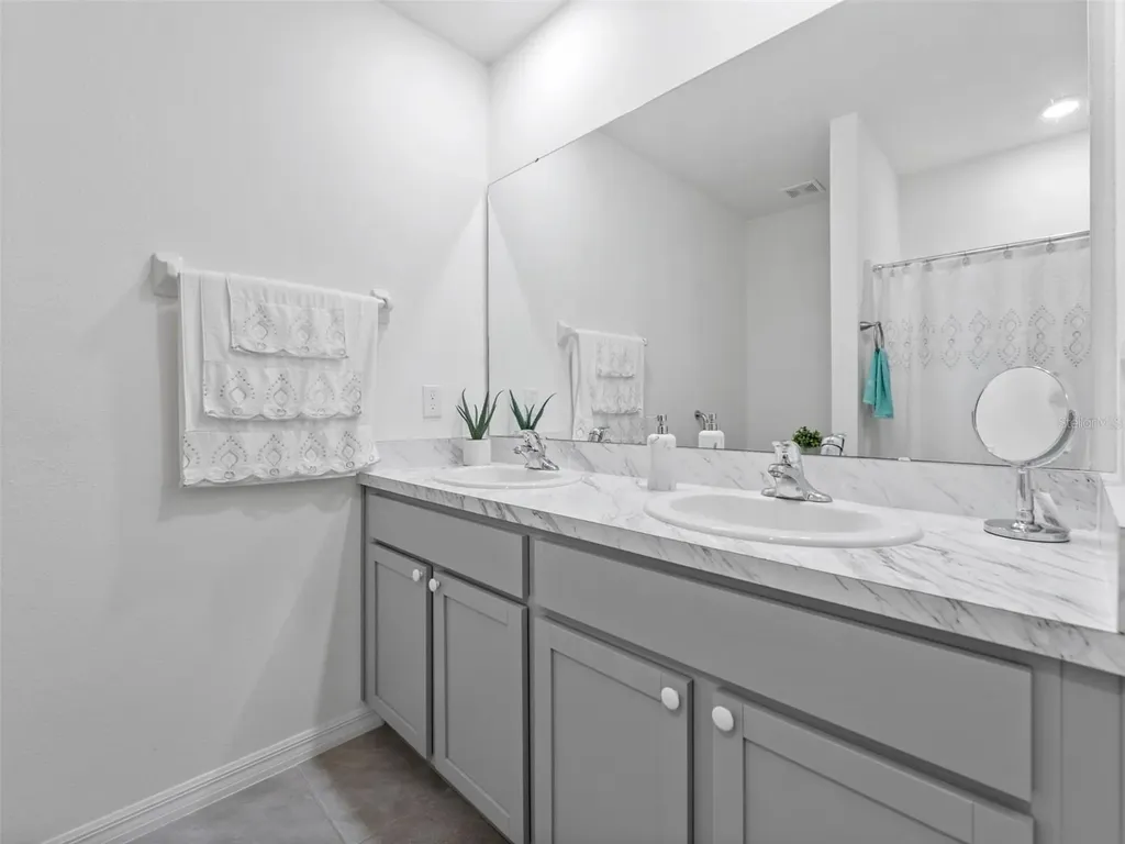 5782 Hollingworth Trail Wesley Chapel FL 33545