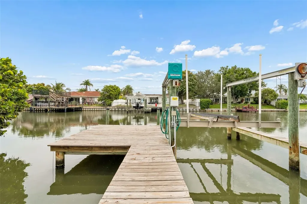 3941 E Eden Roc Circle Tampa FL 33634