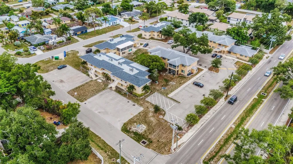2826 W Rainbow Circle Sarasota FL 34231