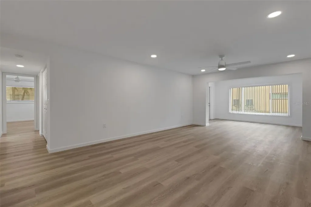 2826 W Rainbow Circle Sarasota FL 34231