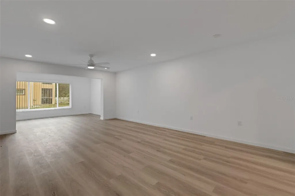 2826 W Rainbow Circle Sarasota FL 34231