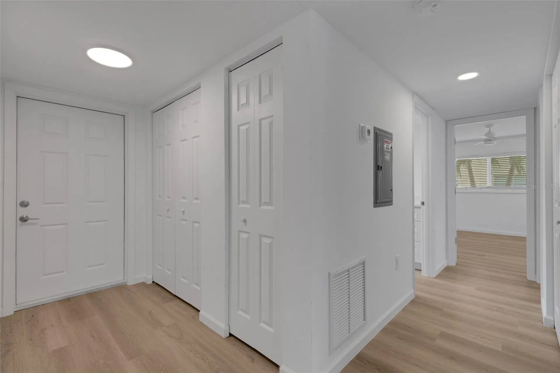 2826 W Rainbow Circle Sarasota FL 34231