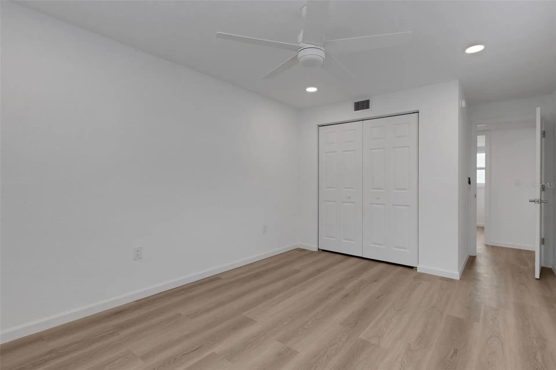 2826 W Rainbow Circle Sarasota FL 34231