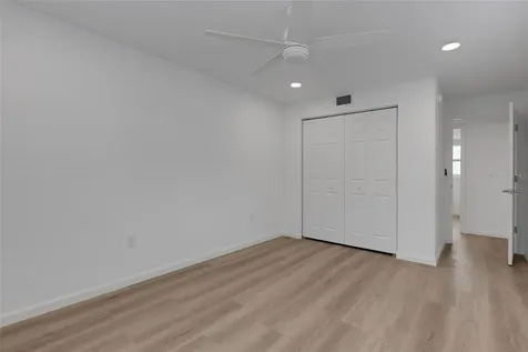 2826 W Rainbow Circle Sarasota FL 34231