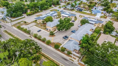 2826 W Rainbow Circle Sarasota FL 34231