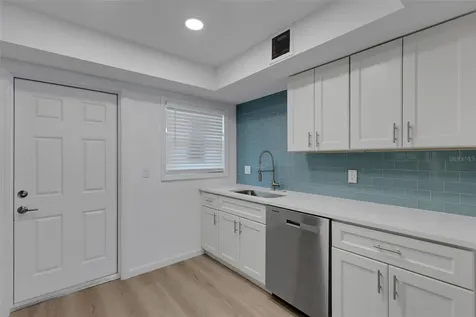2826 W Rainbow Circle Sarasota FL 34231