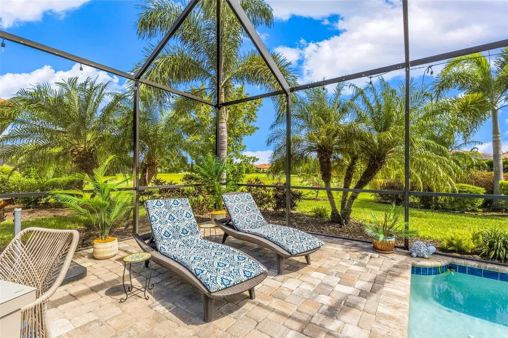 10233 Loch Lomond Drive Bradenton FL 34211