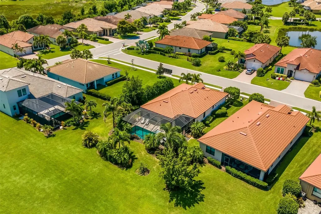 10233 Loch Lomond Drive Bradenton FL 34211