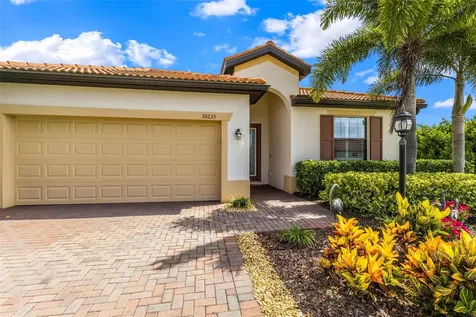 10233 Loch Lomond Drive Bradenton FL 34211