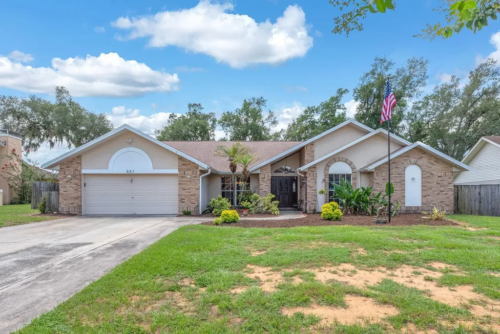 621 Penn National Road Seffner FL 33584
