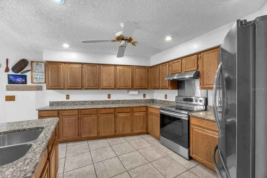 621 Penn National Road Seffner FL 33584