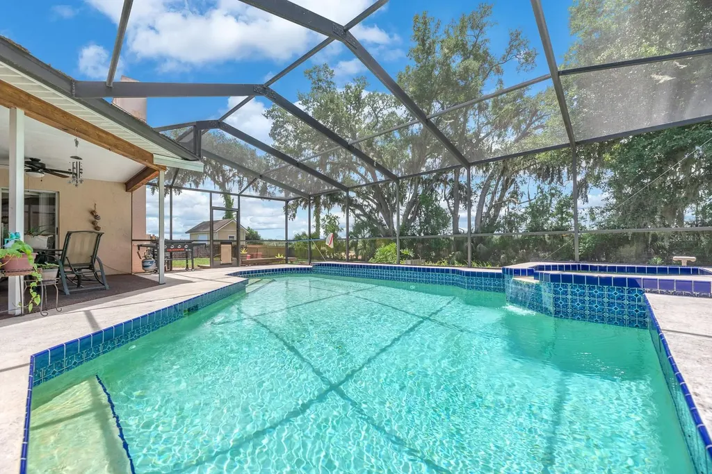 621 Penn National Road Seffner FL 33584