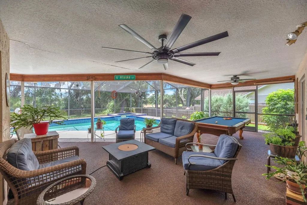 621 Penn National Road Seffner FL 33584