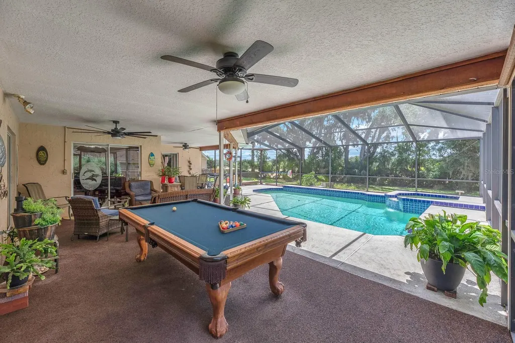 621 Penn National Road Seffner FL 33584