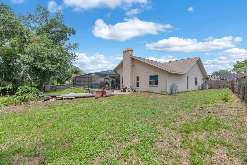 621 Penn National Road Seffner FL 33584