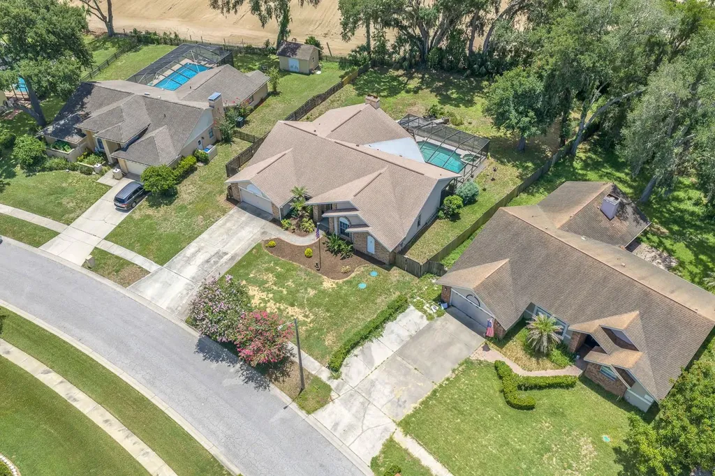 621 Penn National Road Seffner FL 33584