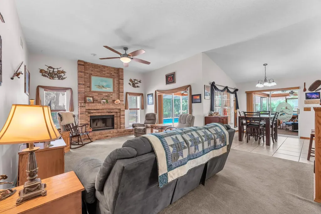 621 Penn National Road Seffner FL 33584