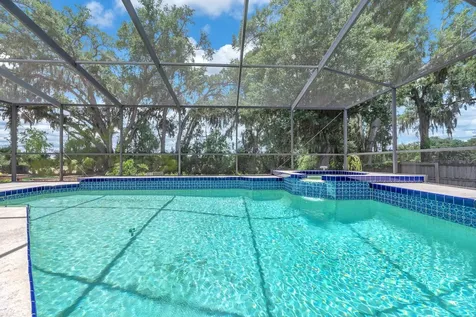 621 Penn National Road Seffner FL 33584