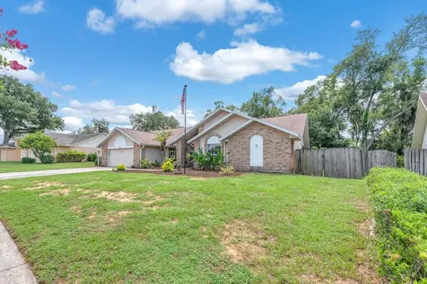 621 Penn National Road Seffner FL 33584