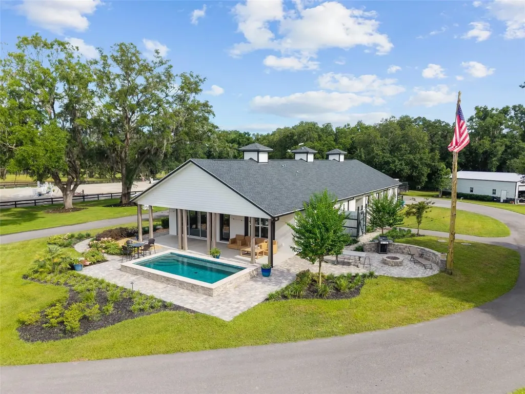 11140 NW 160th Avenue Morriston FL 32668