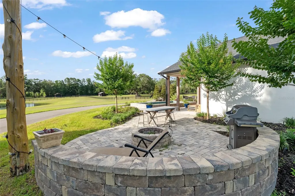 11140 NW 160th Avenue Morriston FL 32668