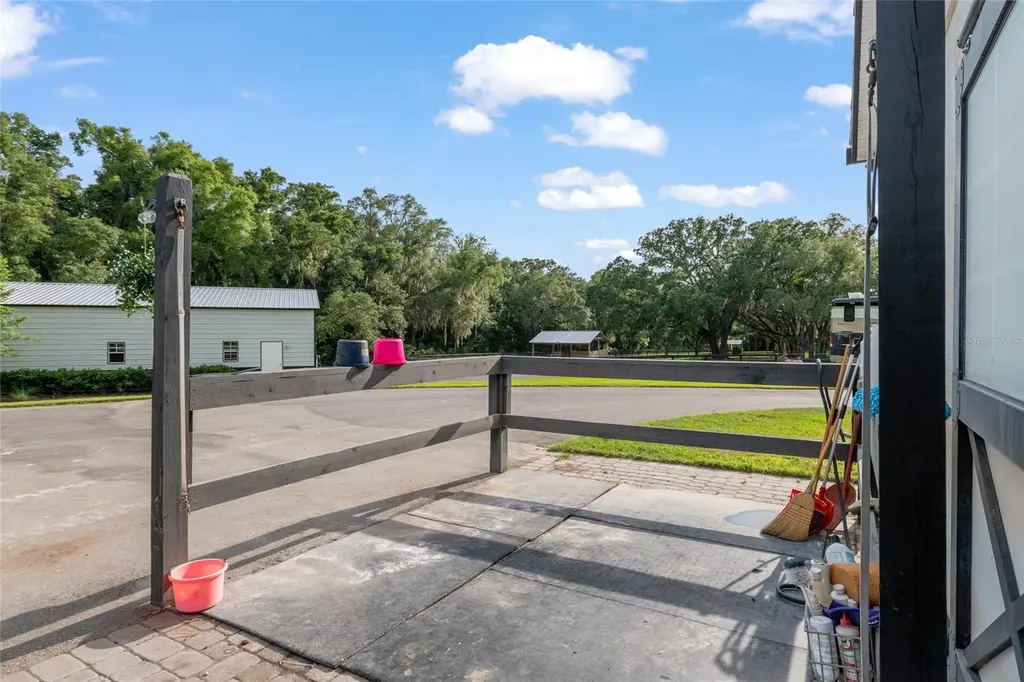11140 NW 160th Avenue Morriston FL 32668