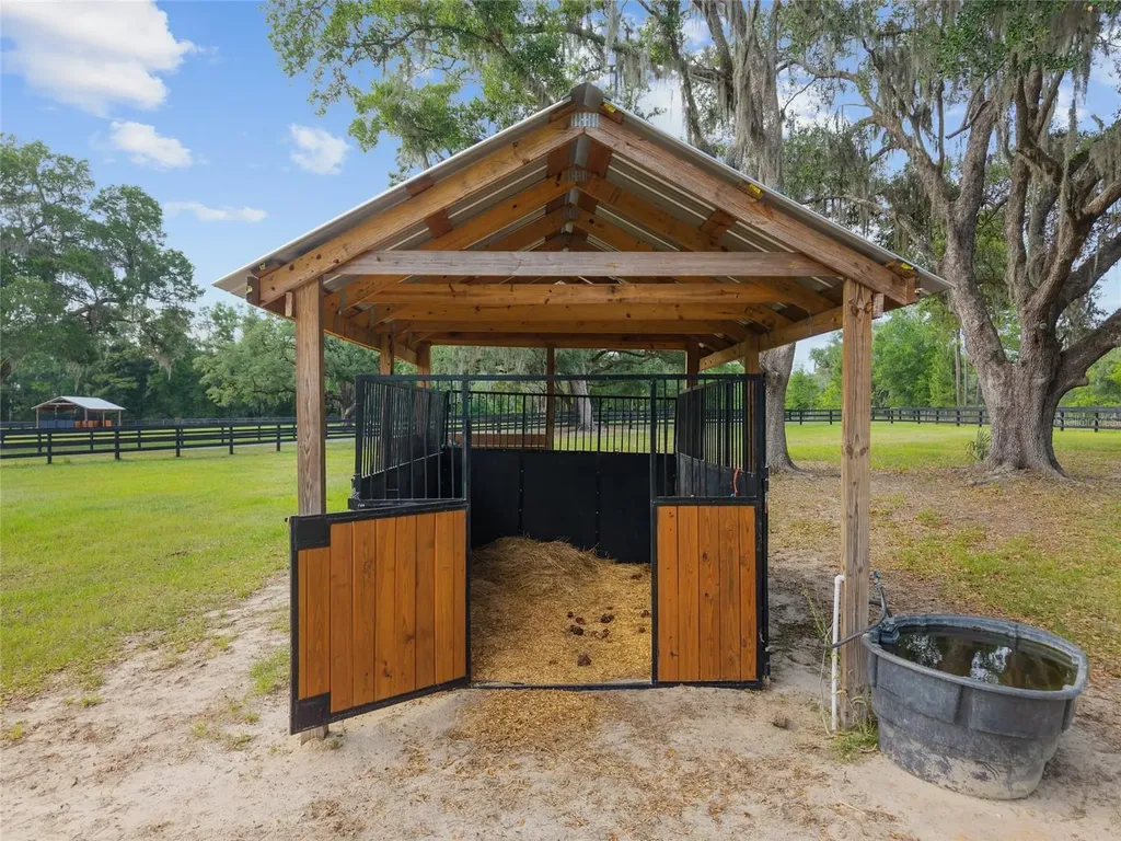 11140 NW 160th Avenue Morriston FL 32668