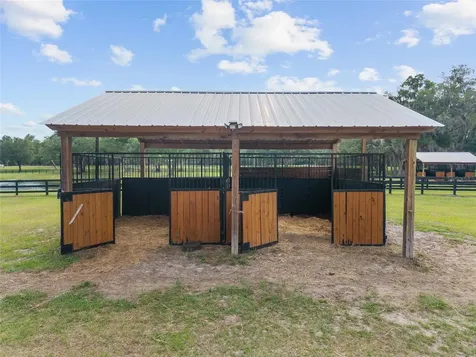 11140 NW 160th Avenue Morriston FL 32668