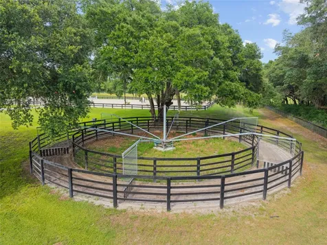 11140 NW 160th Avenue Morriston FL 32668