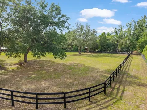 11140 NW 160th Avenue Morriston FL 32668