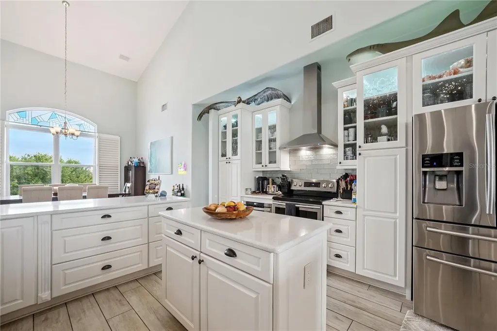 807 Chipaway Drive Apollo Beach FL 33572