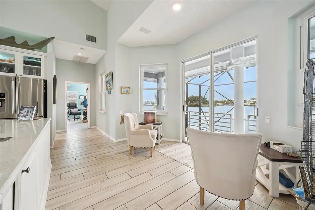 807 Chipaway Drive Apollo Beach FL 33572