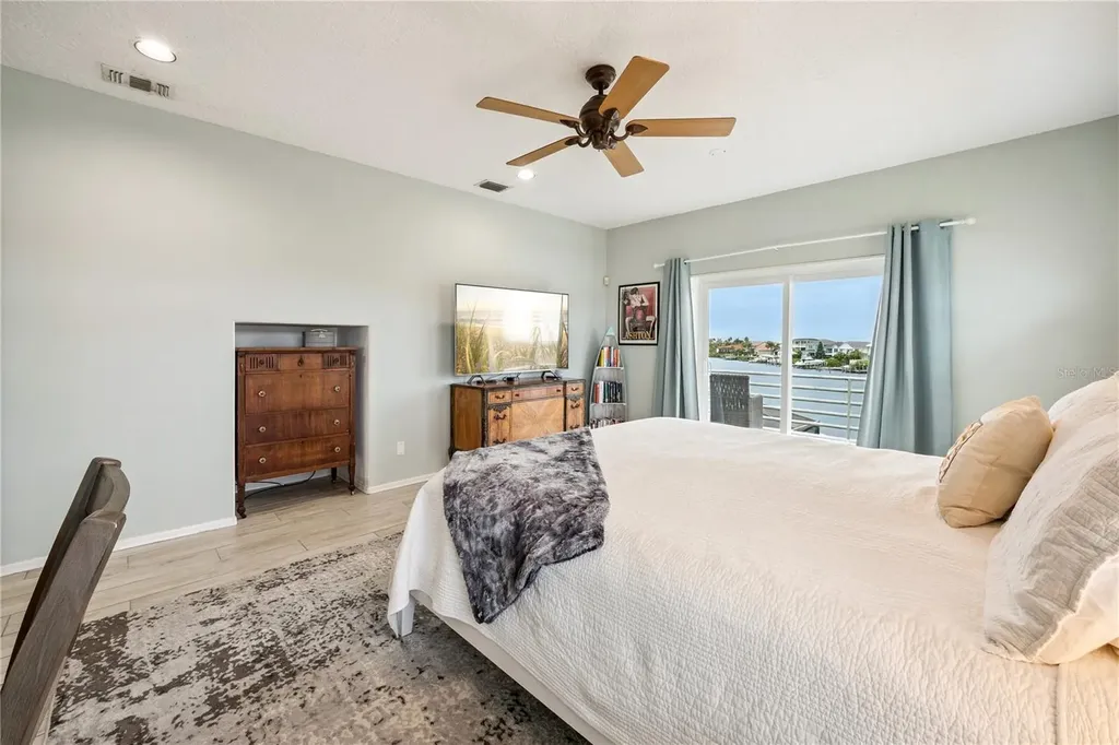807 Chipaway Drive Apollo Beach FL 33572