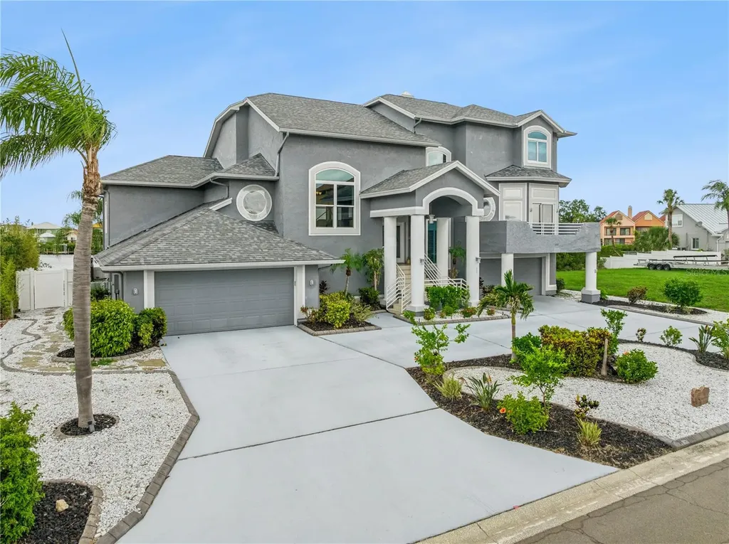 807 Chipaway Drive Apollo Beach FL 33572