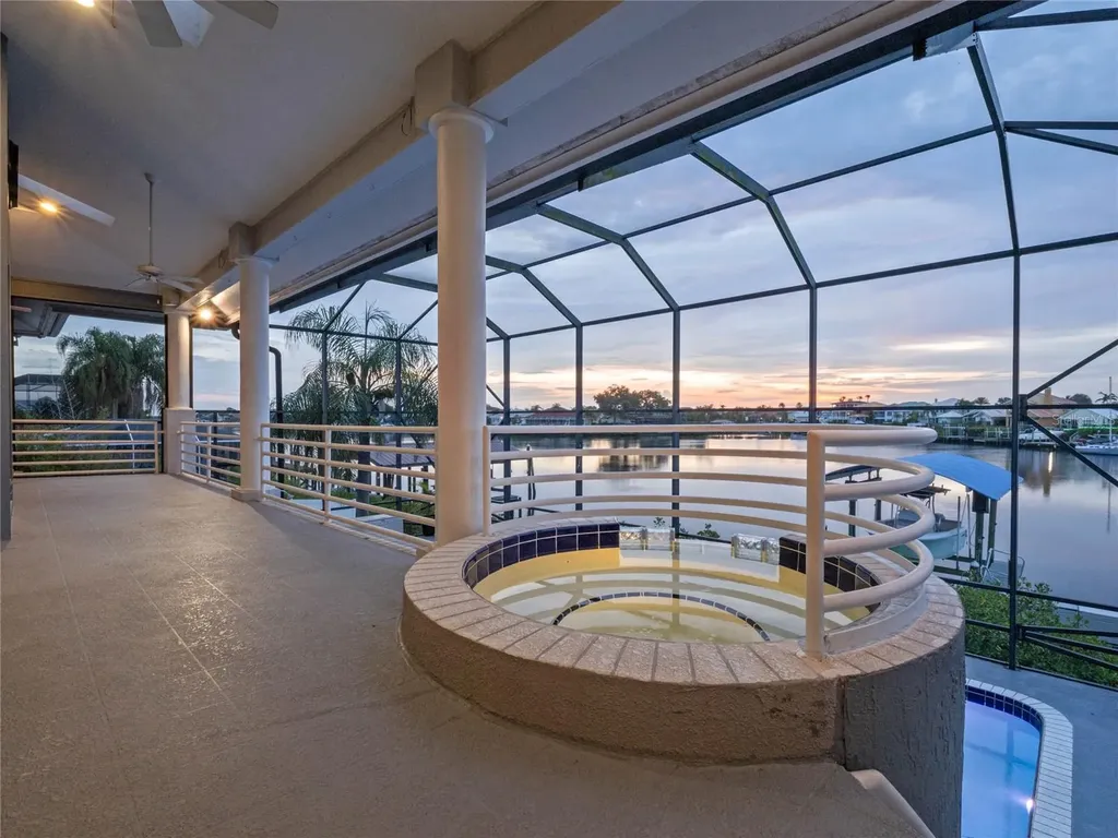 807 Chipaway Drive Apollo Beach FL 33572