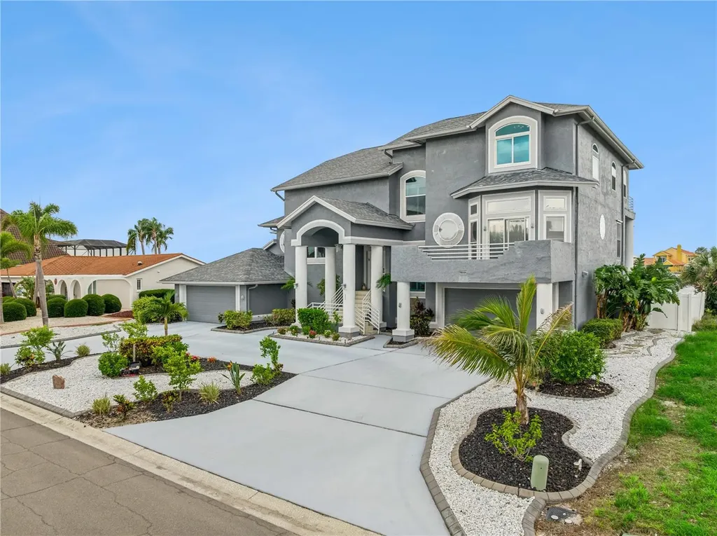 807 Chipaway Drive Apollo Beach FL 33572