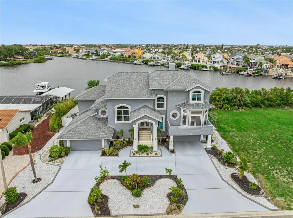 807 Chipaway Drive Apollo Beach FL 33572