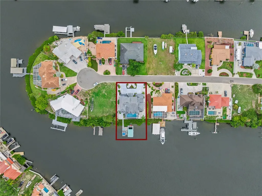 807 Chipaway Drive Apollo Beach FL 33572