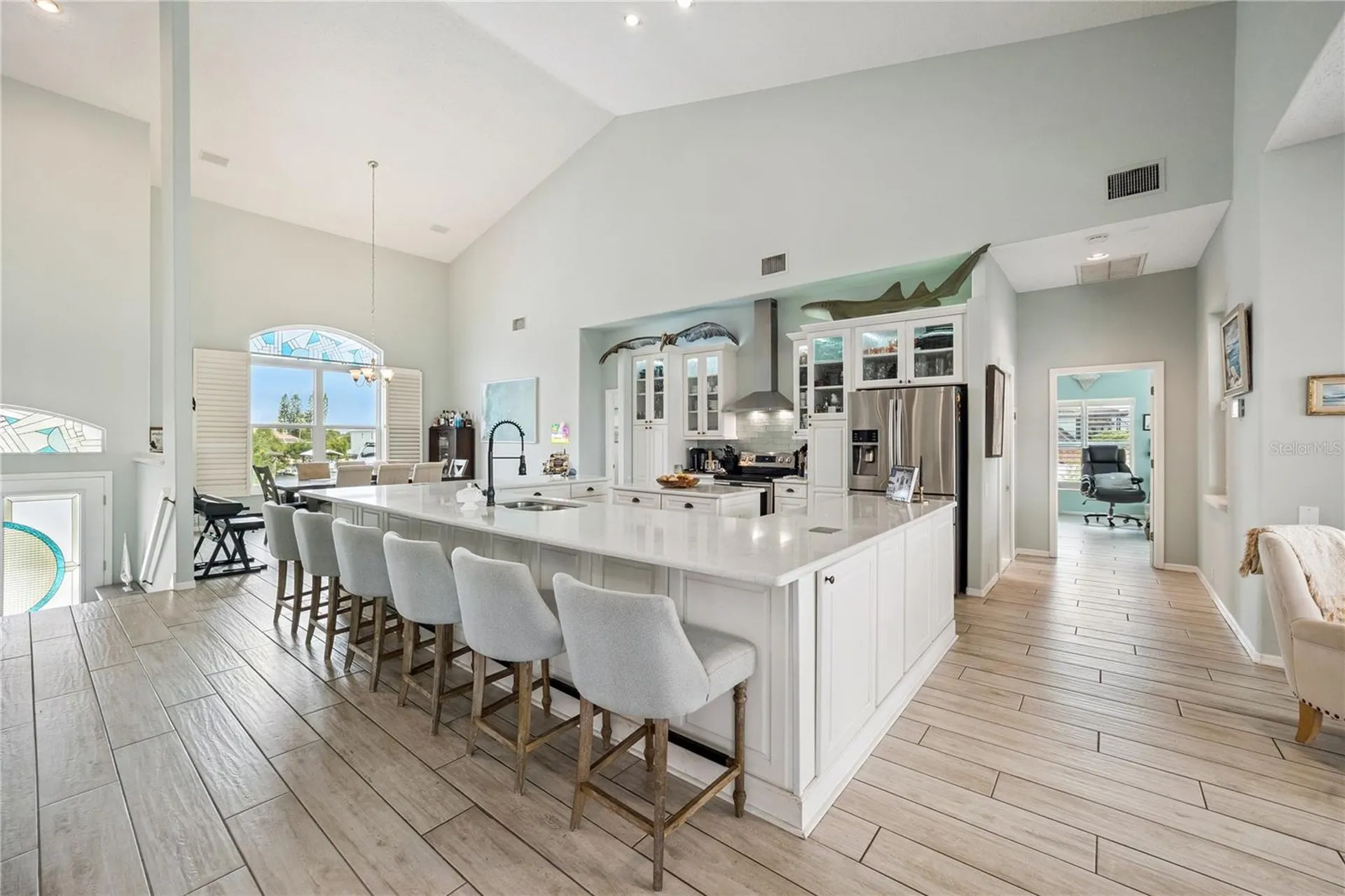 807 Chipaway Drive Apollo Beach FL 33572