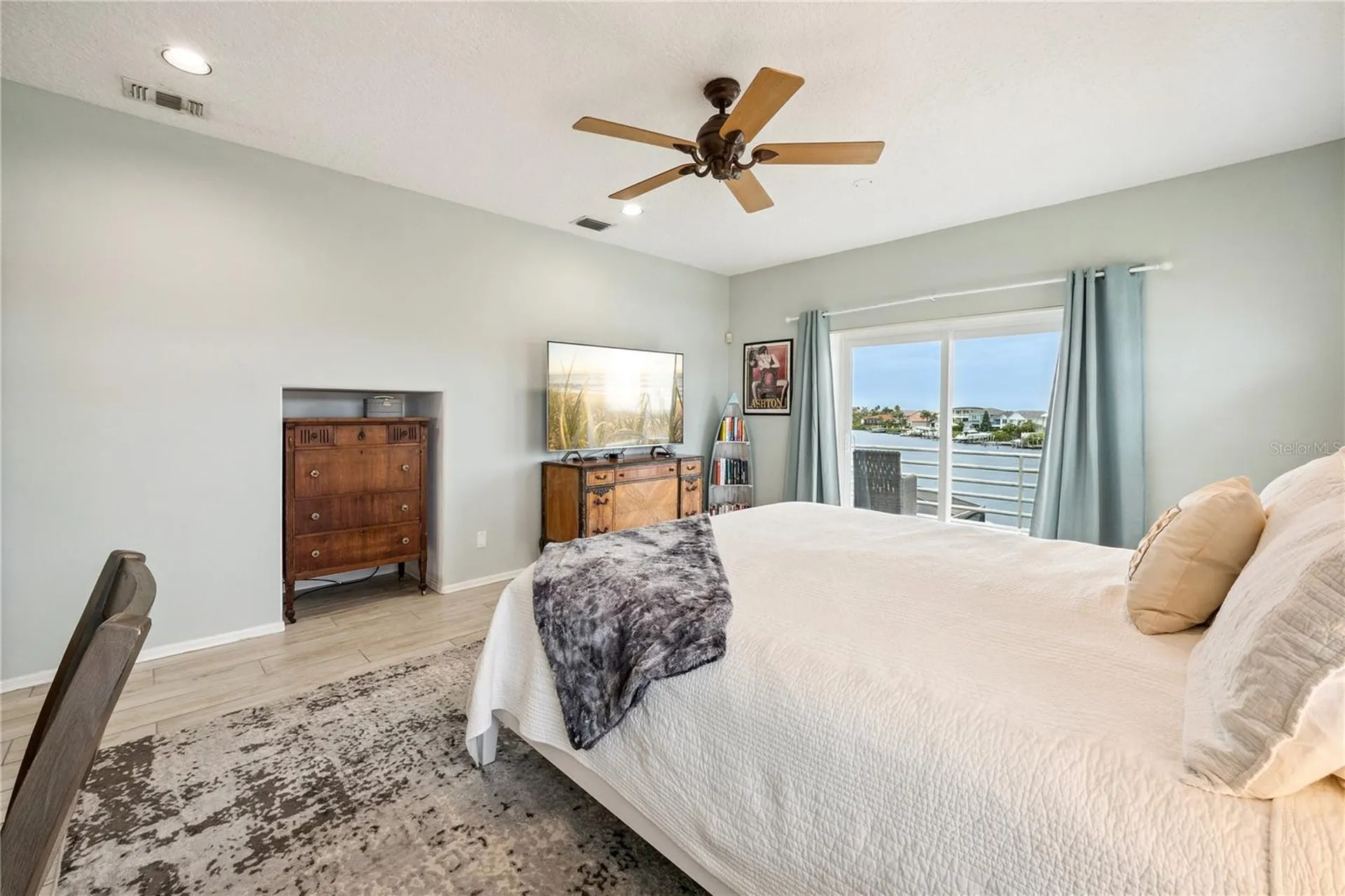 807 Chipaway Drive Apollo Beach FL 33572