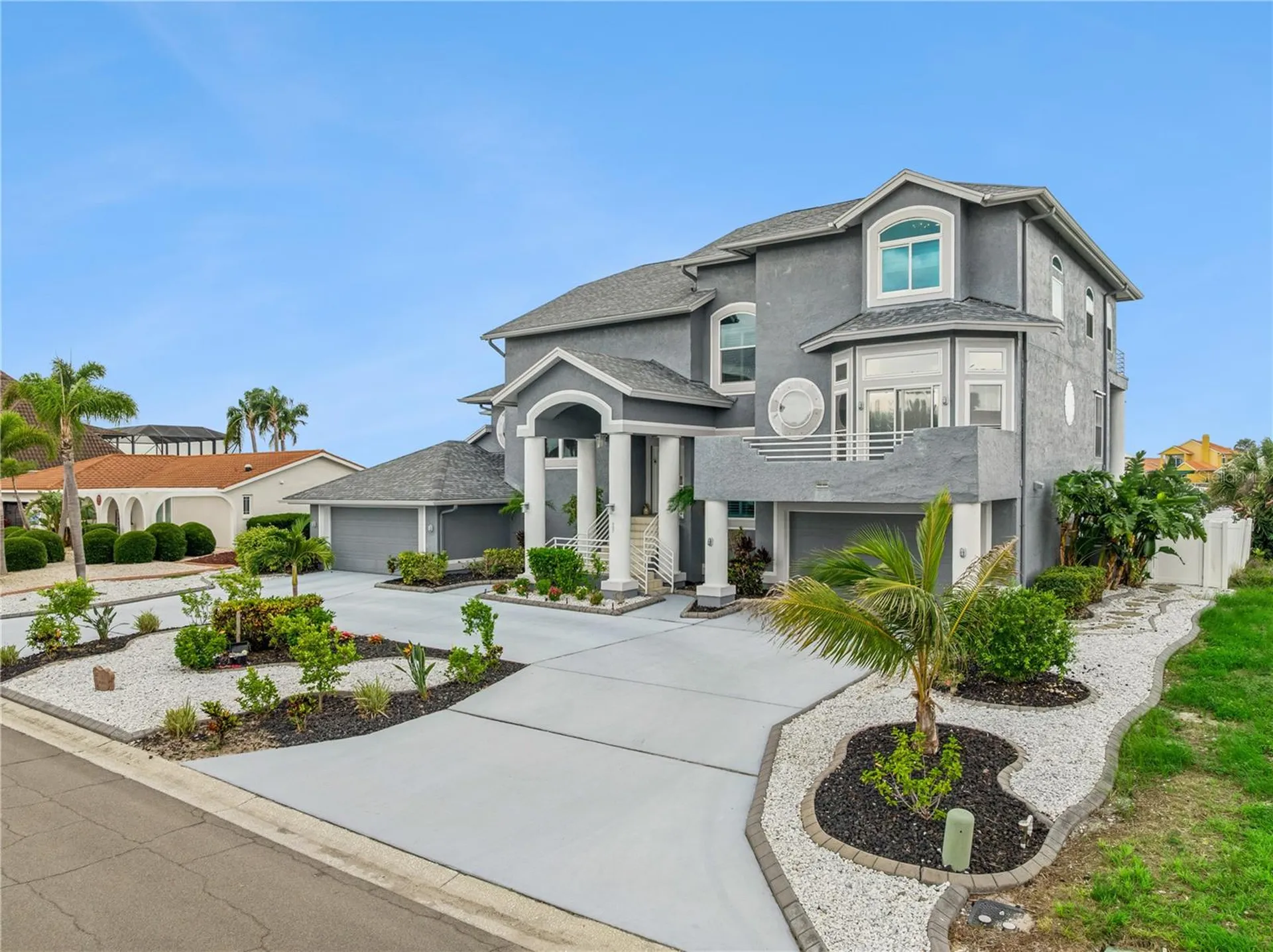807 Chipaway Drive Apollo Beach FL 33572