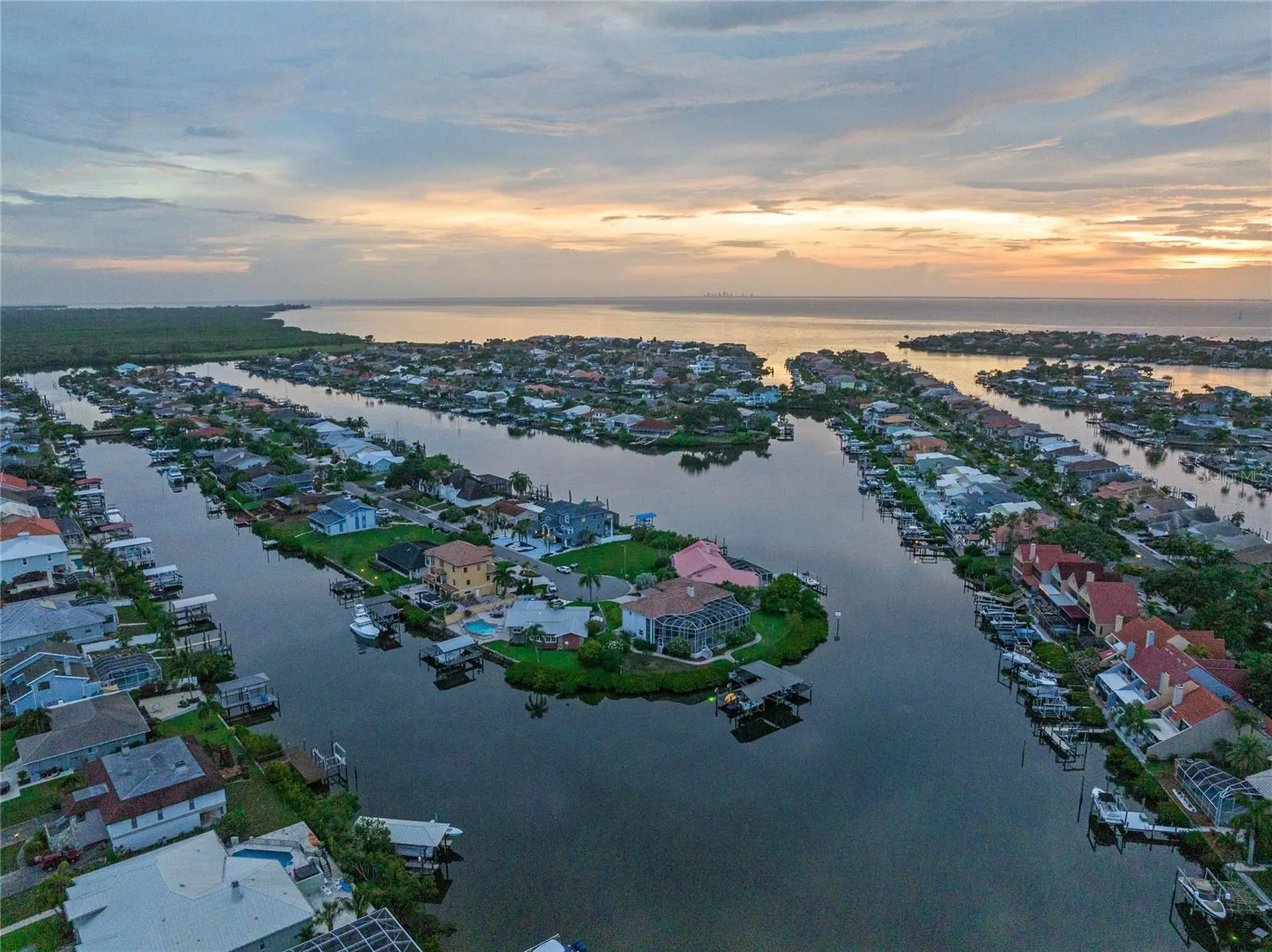807 Chipaway Drive Apollo Beach FL 33572