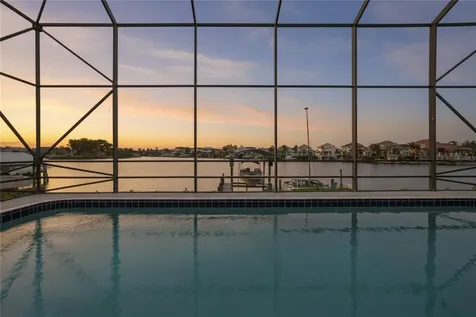 807 Chipaway Drive Apollo Beach FL 33572