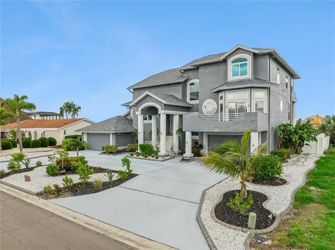 807 Chipaway Drive Apollo Beach FL 33572